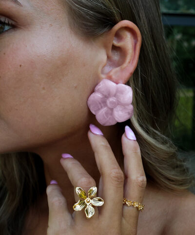 big flower earrings